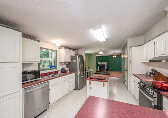 Photo 4 of Sale Pending at 17942 Railroad Cut Rd, Rogers, AR 72756 | MLS# 1351250 | Listing updated on 2026-09-01