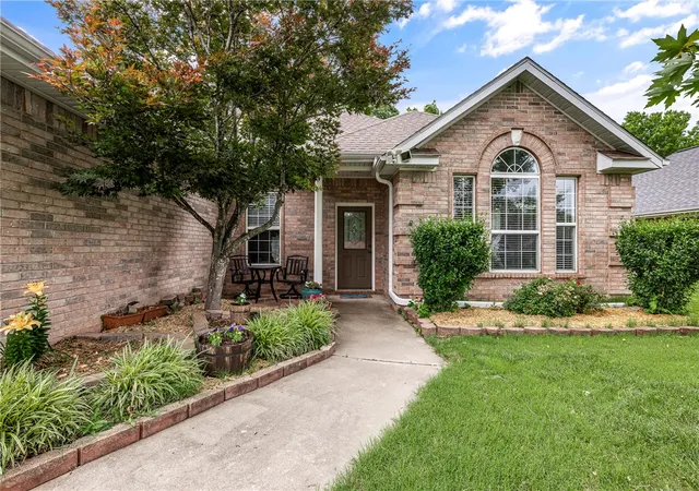 Photo 3 of Sale Pending at 3803 Se 5th Street, Bentonville, AR 72712 | MLS# 1351245 | Listing updated on 2026-07-08
