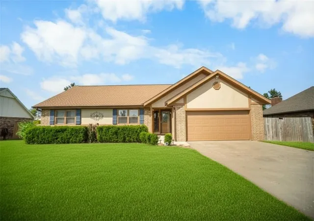 1st image of 836 S Chateau Dr, Rogers, AR 72758 | MLS# 1351087
