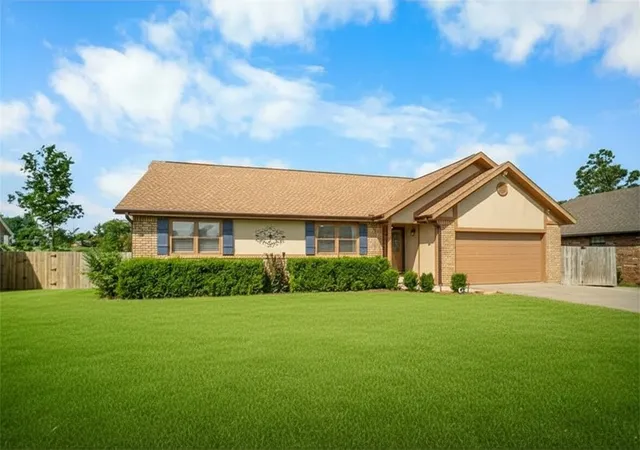 2nd image of 836 S Chateau Dr, Rogers, AR 72758 | MLS# 1351087