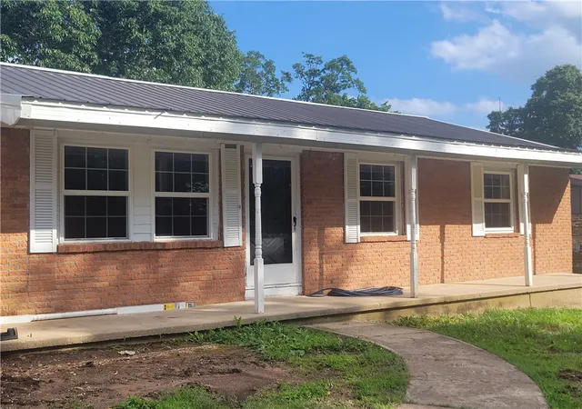Photo 2 of Single family home for sale at 3313 Ridge Rd, Siloam Springs, AR 72761 | MLS# 1351140 | Listing updated on 2026-08-02