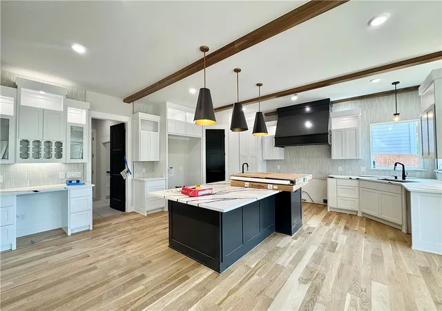 Photo 2 of Sale Pending at 103 Nw Trl Ridge Rd, Bentonville, AR 72712 | MLS# 1351348 | Listing updated on 2026-08-03