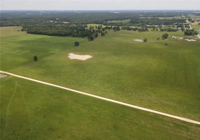 10th image of 20776 116 Hwy, Colcord, OK 74338 | MLS# 1351000