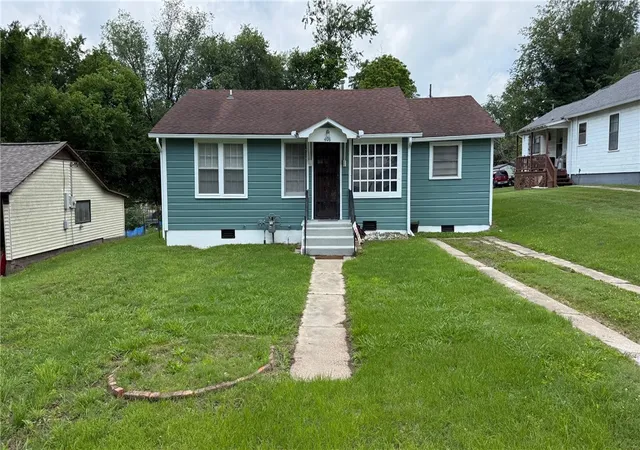 1st image of 408 Center Ave, Harrison, AR 72601 | MLS# 1349343
