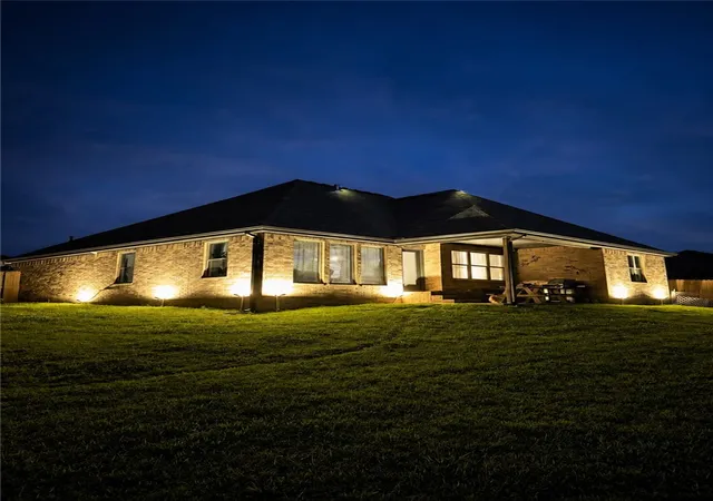 Homes for sale in Siloam Springs, AR | 804 W Shane Ct, Siloam Springs, AR 72761 | MLS# 1351453