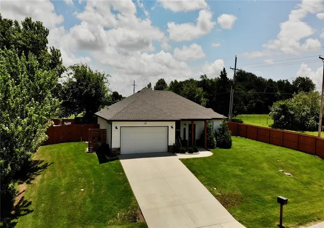 Homes for sale in Lincoln, AR | 200 Cherry St, Lincoln, AR 72744 | MLS# 1351481