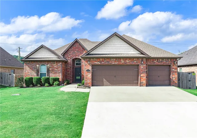 Homes for sale in Cave Springs, AR | 401 Pebble Beach Dr, Cave Springs, AR 72718 | MLS# 1349063