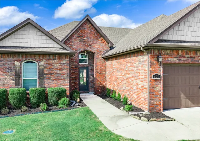 Homes for sale in Cave Springs, AR | 401 Pebble Beach Dr, Cave Springs, AR 72718 | MLS# 1349063