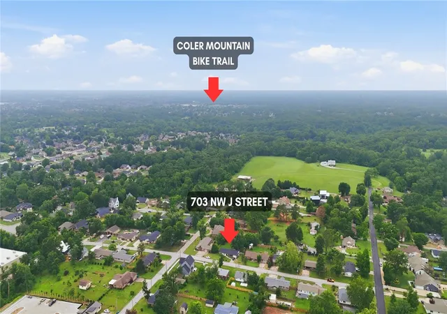 28th image of 703 Nw J St, Bentonville, AR 72712 | MLS# 1351531