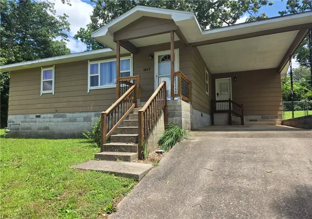 Homes for sale in Cassville, MO | 1417 Oakhill Dr, Cassville, MO 65625 | MLS# 1351574