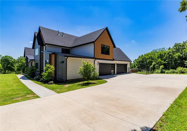 Homes for sale in Bentonville, AR | 10901 Old Fashion Dr, Bentonville, AR 72713 | MLS# 1351430
