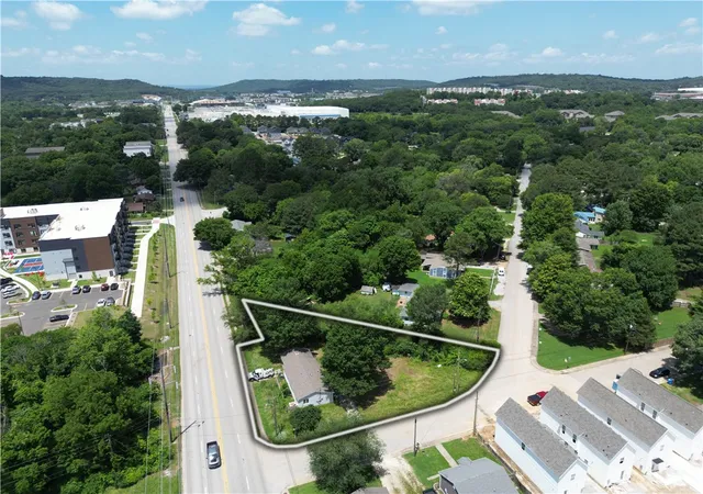 1st image of 602 W 15th St, Fayetteville, AR 72701 | MLS# 1351595