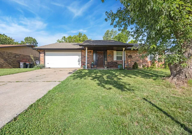 Homes for sale in Springdale, AR | 1406 Daline St, Springdale, AR 72762 | MLS# 1351576