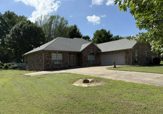 Photo 2 of Single family home for sale at 474 Channel Cir, Russellville, AR 72802 | MLS# 1351607 | Listing updated on 2026-07-29