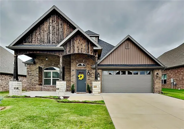 Photo 1 of Single family home for sale at 1101 Flt Rock St, Bentonville, AR 72713 | MLS# 1351033 | Listing updated on 2026-10-01