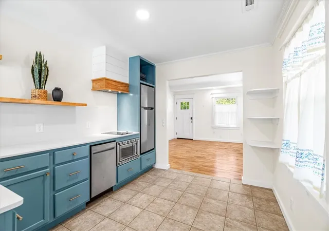 Photo 4 of Sale Pending at 804 NW B St, Bentonville, AR 72712 | MLS# 1351598 | Listing updated on 2026-08-04