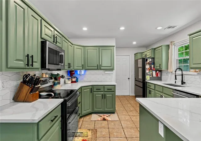 2nd image of 25 Overton Dr, Bella Vista, AR 72714 | MLS# 1349379