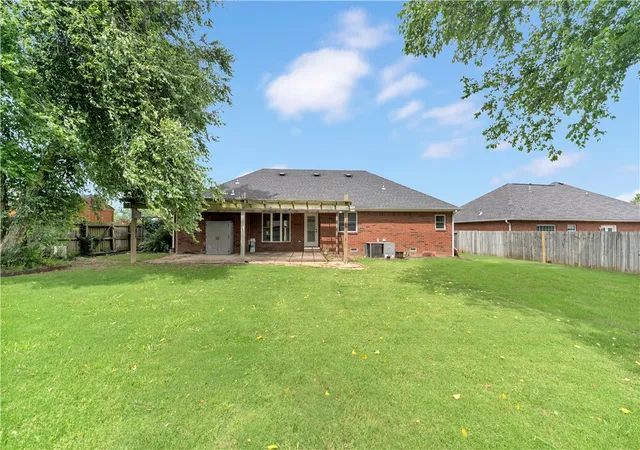 3rd image of 600 Primrose Ave, Siloam Springs, AR 72761 | MLS# 1351123