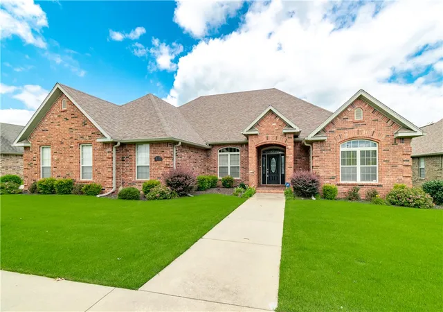 Homes for sale in Farmington, AR | 11503 Clubhouse Pkwy, Farmington, AR 72730 | MLS# 1351617