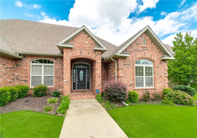 Homes for sale in Farmington, AR | 11503 Clubhouse Pkwy, Farmington, AR 72730 | MLS# 1351617