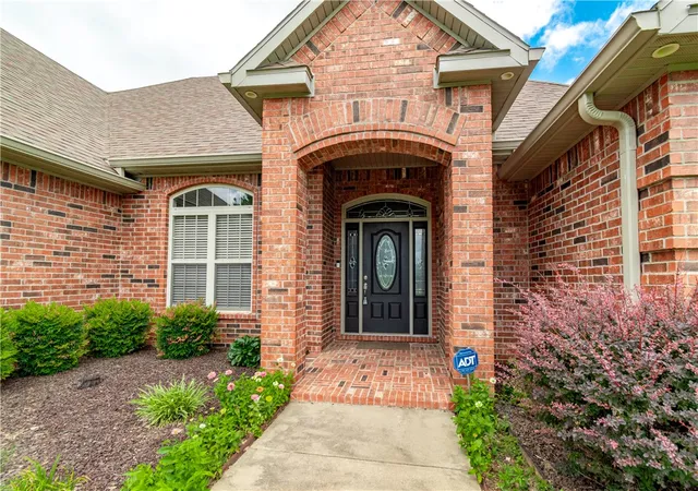 Homes for sale in Farmington, AR | 11503 Clubhouse Pkwy, Farmington, AR 72730 | MLS# 1351617