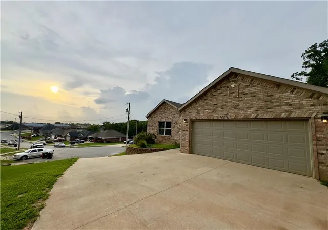 2nd image of 2232 Presley Ln, Springdale, AR 72764 | MLS# 1351700