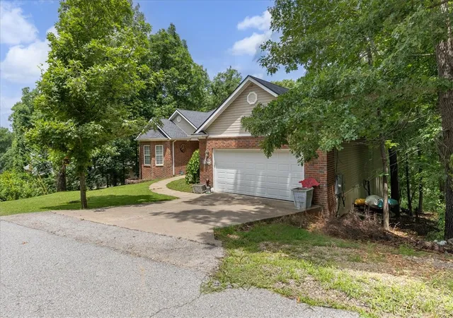 2nd image of 3 Appleby Ln, Bella Vista, AR 72715 | MLS# 1351721