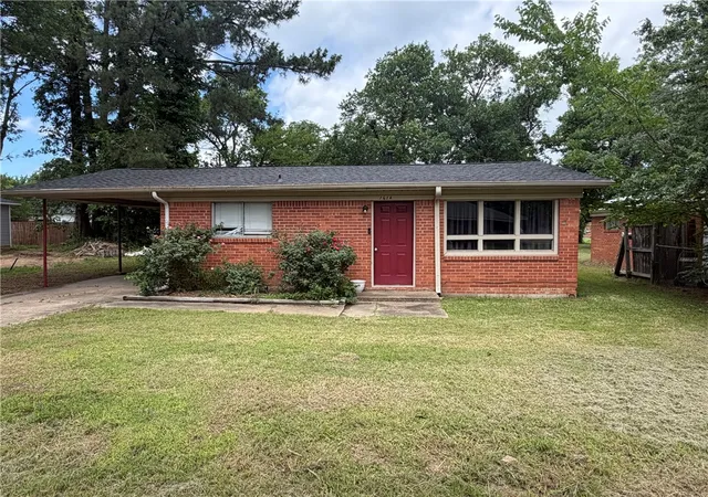2nd image of 1614 Boston Pl, Russellville, AR 72801 | MLS# 1351706