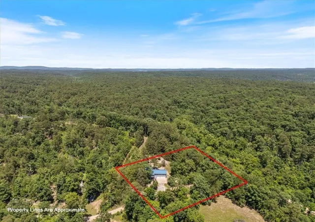 Photo 3 of Single family home for sale at 11559 Pine Crk Holw Rd, Rogers, AR 72756 | MLS# 1351730 | Listing updated on 2026-08-27