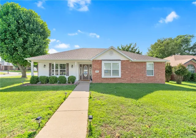 Homes for sale in Rogers, AR | 1606 24th Pl, Rogers, AR 72758 | MLS# 1351550