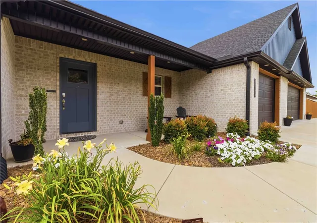 Homes for sale in Siloam Springs, AR | 1045 W Garland St, Siloam Springs, AR 72761 | MLS# 1351756