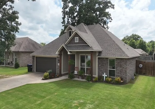 Homes for sale in Alma, AR | 200 Honeysuckle St, Alma, AR 72921 | MLS# 1351757