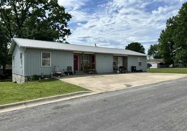 Homes for sale in Berryville, AR | 102 Clive St, Berryville, AR 72616 | MLS# 1351763