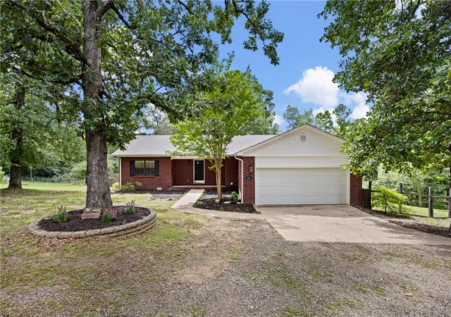 Photo 2 of Sale Pending at 90 Birdsong Rd, Russellville, AR 72802 | MLS# 1351717 | Listing updated on 2026-07-30