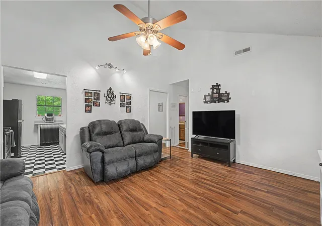 5th image of 43 Judy Dr, Bella Vista, AR 72715 | MLS# 1351745