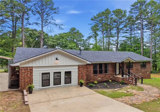 Photo 2 of Single family home for sale at 1603 Hilltop Dr, Russellville, AR 72802 | MLS# 1351818 | Listing updated on 2026-07-21