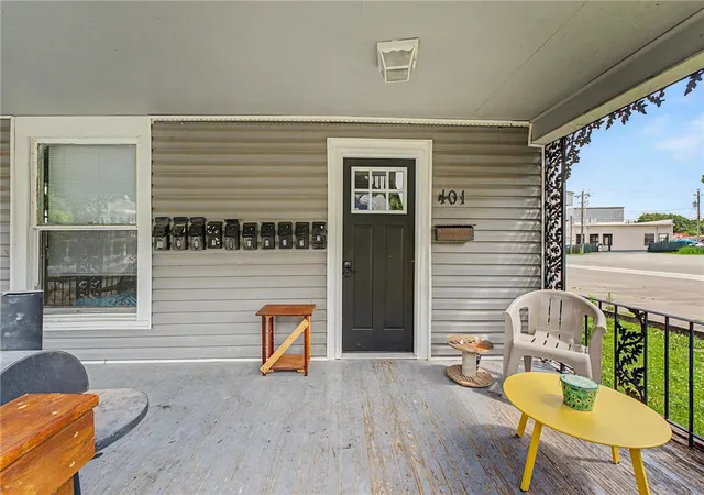 Homes for sale in Siloam Springs, AR | 401 E Twin Springs St, Siloam Springs, AR 72761 | MLS# 1351852