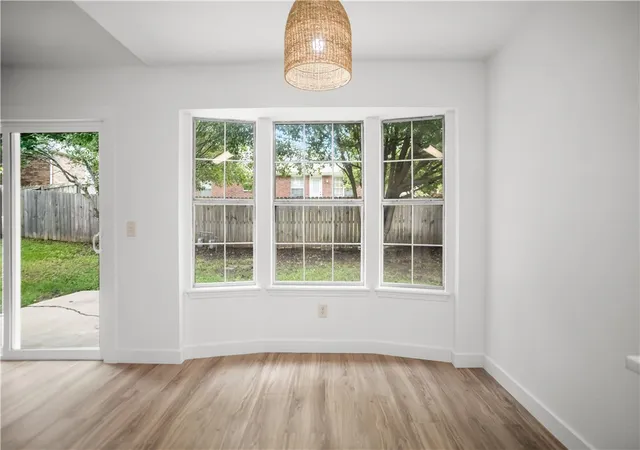2nd image of 1154 S Pepper Tree Ln, Fayetteville, AR 72704 | MLS# 1351726