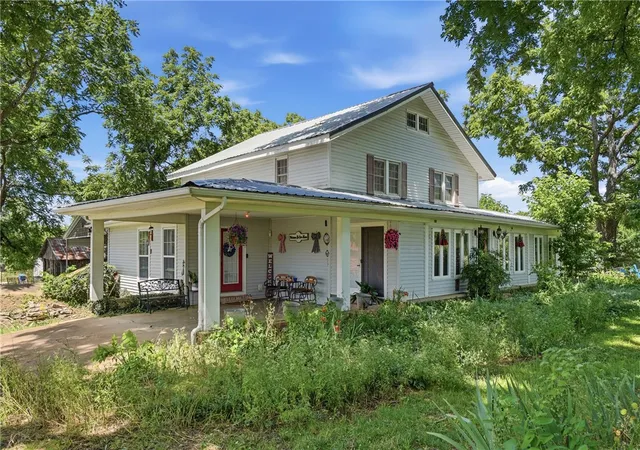 Homes for sale in Berryville, AR | 696 Hwy 21 N, Berryville, AR 72616 | MLS# 1351877