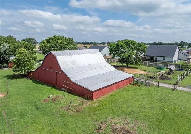 2nd image of 15493 N Hwy 94, Pea Ridge, AR 72751 | MLS# 1351402