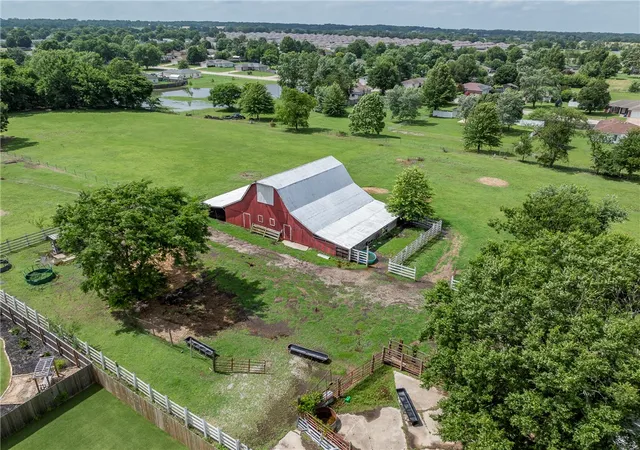 3rd image of 15493 N Hwy 94, Pea Ridge, AR 72751 | MLS# 1351402