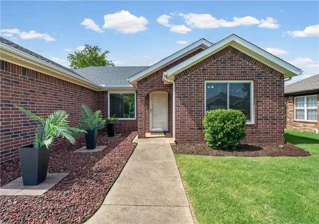 Homes for sale in Bentonville, AR | 3906 Sw Carriageway Ave, Bentonville, AR 72712 | MLS# 1351924