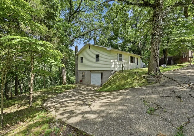 4th image of 16 College St, Eureka Springs, AR 72632 | MLS# 1351930