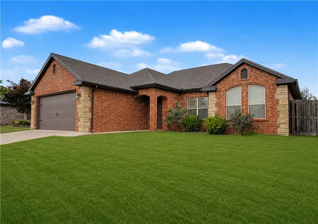 Homes for sale in Rogers, AR | 6115 S 37th St, Rogers, AR 72758 | MLS# 1351133