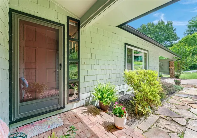 4th image of 1981 N Greenview Dr, Fayetteville, AR 72701 | MLS# 1351931