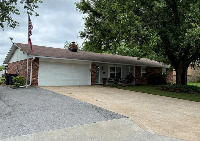 3rd image of 5953 Walden St, Lowell, AR 72745 | MLS# 1351914