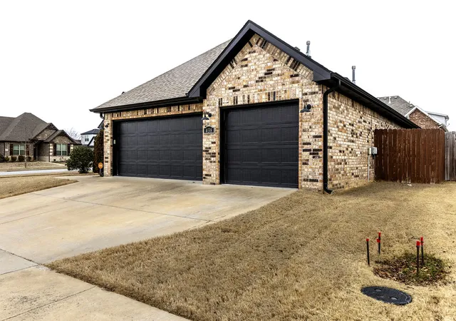 Photo 3 of Single family home for sale at 438 N Reeds Brg Dr, Fayetteville, AR 72704 | MLS# 1351977 | Listing updated on 2026-06-15