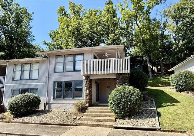 Photo 3 of Townhouse for sale at 20 Annette Ln, Bella Vista, AR 72715 | MLS# 1351691 | Listing updated on 2026-06-15