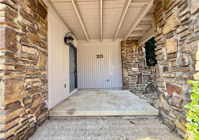Photo 3 of Townhouse for sale at 20 Annette Ln, Bella Vista, AR 72715 | MLS# 1351691 | Listing updated on 2026-06-15