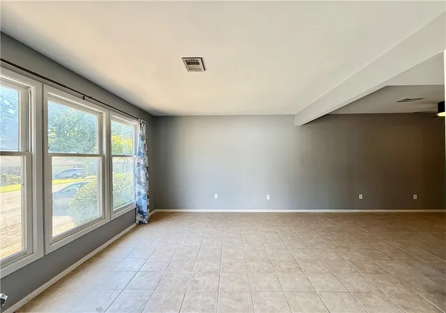 Photo 4 of Townhouse for sale at 20 Annette Ln, Bella Vista, AR 72715 | MLS# 1351691 | Listing updated on 2026-06-15
